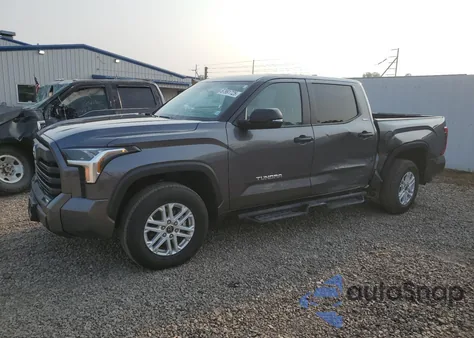 2024 Toyota Tundra Crewmax Sr из США, поврежденный, VIN 5TFLA5DB7RX217603